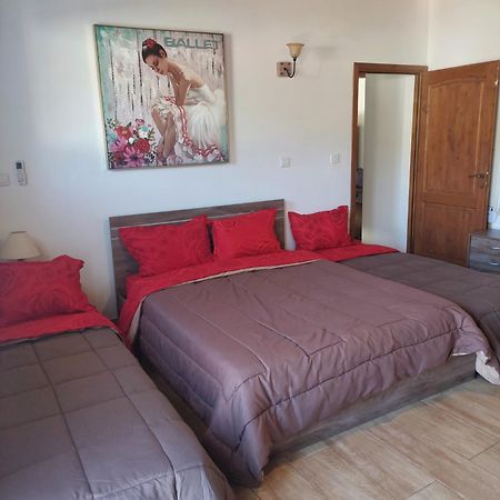 Love Holiday Suite 2 Tris Elies Exterior photo