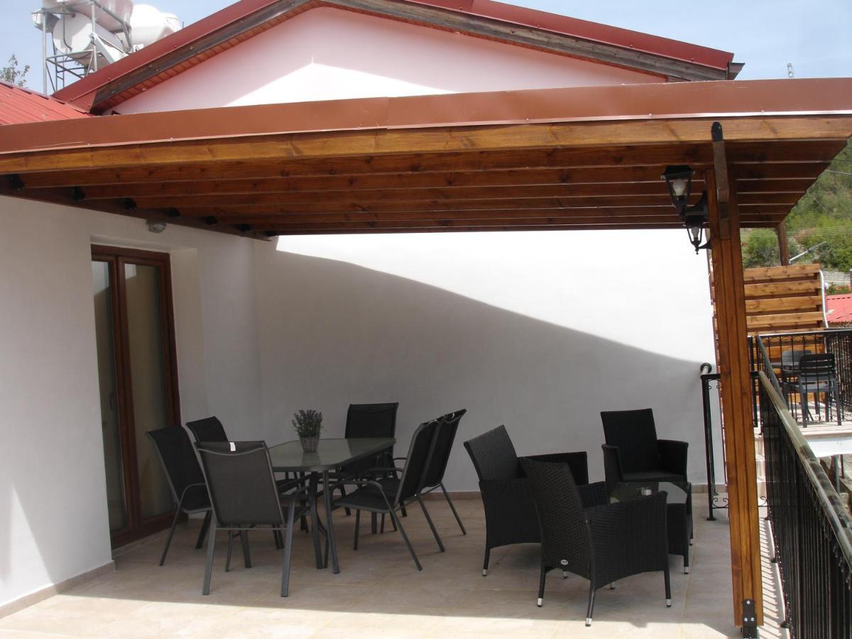 Love Holiday Suite 2 Tris Elies Exterior photo